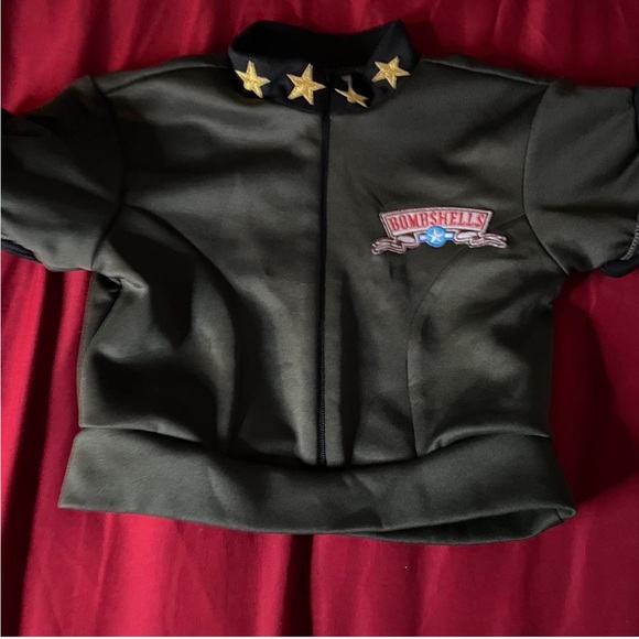 BOMBSHELLS UNIFORM - Picture 2 of 5